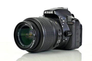 Nikon D5300 + 2 lenzen Digitale reflex camera (DSLR), Audio, Tv en Foto, Nieuw