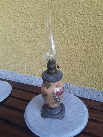 Lampe à huile - Fer, Porcelaine - Lampe à huile, Antiek en Kunst