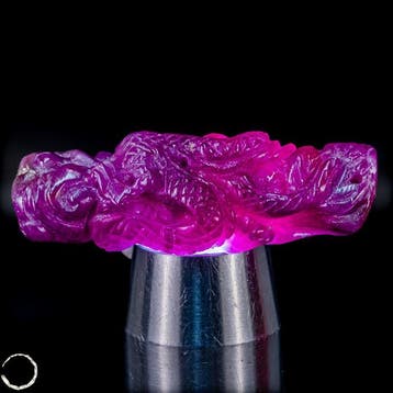 Robijnhanger van de hoogste kwaliteit – intense kleur