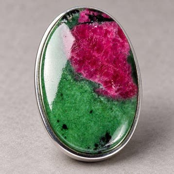 Ring in zilver 925 met grote cabochon Ruby Zoisite –