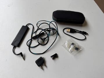Veiling - Bose QC20i noise cancelling oordopjes + case & acc