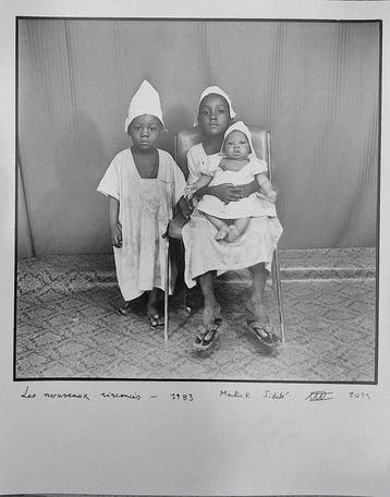 Malick Sidibé (1935–2016) - Les nouveaux circoncis - 1983, Antiek en Kunst