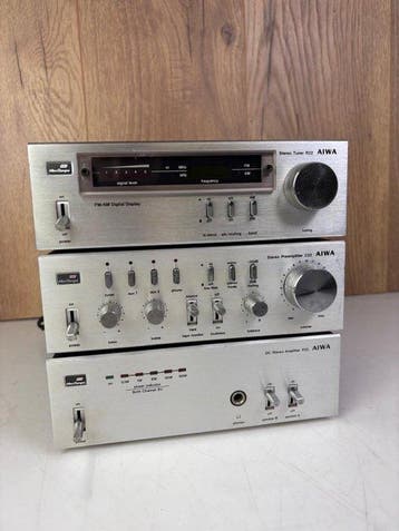 Aiwa - P22 DC Stereo Power Amplifier + C22 Stereo Pre, Nieuw