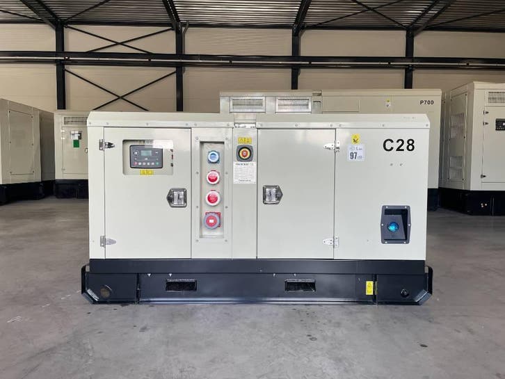 Cummins 4B3.9-G2 - 28 kVA Generator - DPX-19830, Zakelijke goederen, Machines en Bouw | Aggregaten, Ophalen of Verzenden