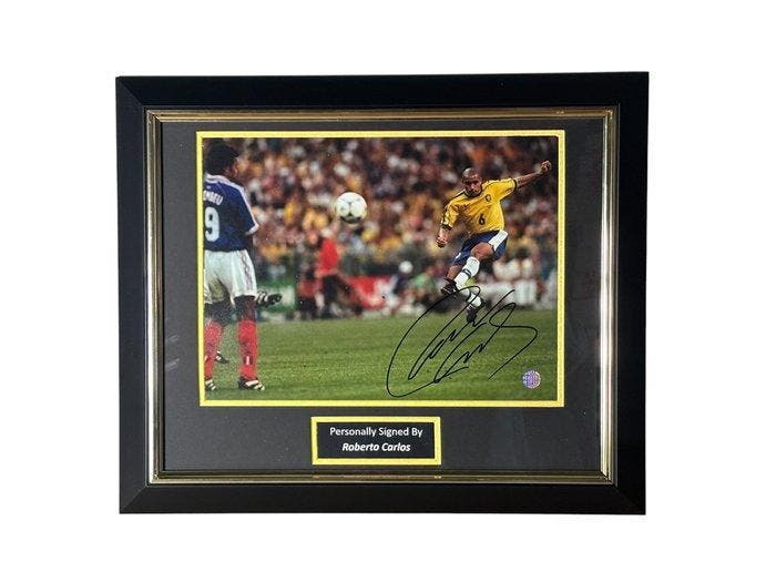 Brazil - Wereldkampioenschap Voetbal - Roberto Carlos Signed, Verzamelen, Overige Verzamelen