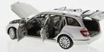Autoart 1:18 - Modelauto - Mercedes-Benz C-Class Estate, Nieuw