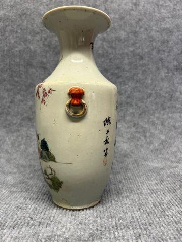 Chinese porseleinen vaas Famiglia Rosa / Fencai met figuren