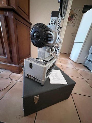 Debrie MB 216 Filmprojector