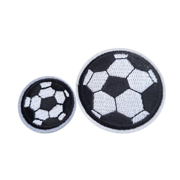 Embleem voetbal - 2 stuks - 5cm - 3 cm - applicatie - ops..., Hobby en Vrije tijd, Kledingapplicaties en Hotfix, Overige typen