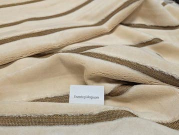 Ciniglia Luxury Beige a Righe – Enzo degli Angiuoni, 570 x, Antiek en Kunst
