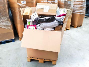 Pallet Postpakketten 145 kg netto, Nieuw