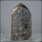 Rookkwartsobelisk – elegantie en kracht in kristalvorm