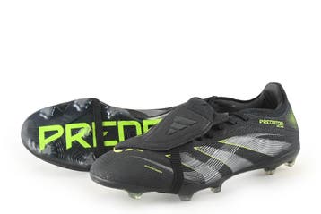 Adidas Voetbalschoenen in maat 44 Zwart, Vêtements | Hommes, Chaussures, Verzenden
