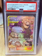 Pokémon - 1 Graded card - Cynthia & Caitlin 228 Full art -, Hobby en Vrije tijd, Verzamelkaartspellen | Pokémon, Nieuw