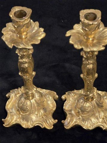Kandelaar - Brons - Een paar bronzen kandelaars, Antiek en Kunst