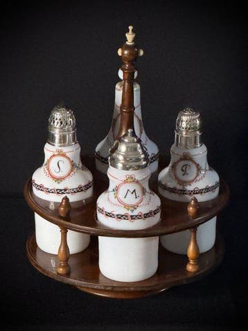Olie-en-azijnstelletje (5) - opalglas - zilver (750er -, Antiek en Kunst