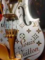 fp pop art - Louis Vuitton Violon et Capsule luxury gris