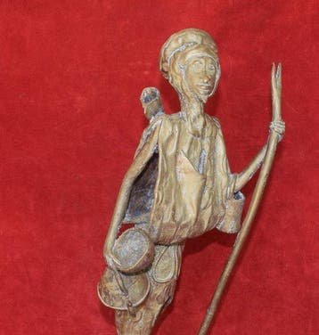 Groot standbeeld, 37 cm, 2.200 kg, waterdrager Dogon in