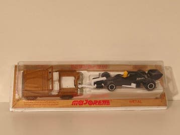 Majorette 1:64 - Modelauto - Jeep cabriolet remorquant une
