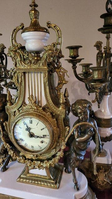 Figurale pendule, Klok en garnituur set (3) - Imperial Barok