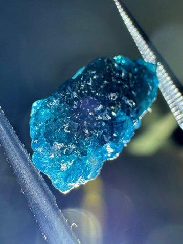Natuurlijke ruwe blauwe fonkelende diamant - 3,53 karaat -