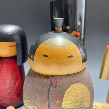 Kokeshi traditionnelles  | Dento Kokeshi, Koma / Boîte à