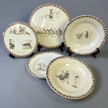 Decoratief ornament - Set van 3 antieke kinderborden en 2