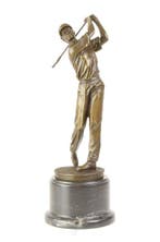 Figuur - A BRONZE SCULPTURE OF A GOLFER - Brons, Marmer