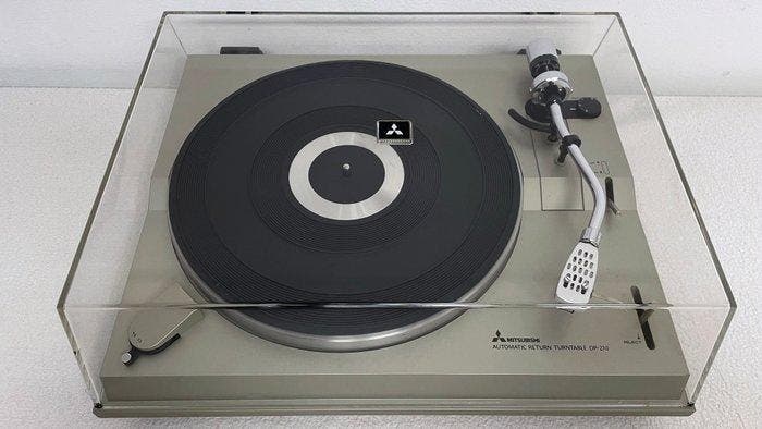 Mitsubishi - DP-210 - Semi-automatic Platenspeler, Audio, Tv en Foto, Radio's