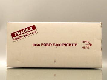 Danbury Mint 1:24 - Modelauto - 1956 Ford F-100 Pickup -, Nieuw