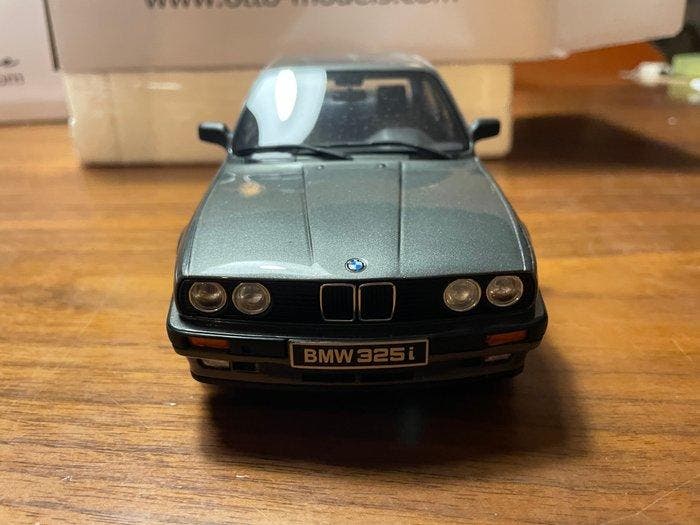 Otto Mobile 1:18 - Modelauto - BMW 325i (E30) - OT819, Hobby & Loisirs créatifs, Voitures miniatures | 1:5 à 1:12