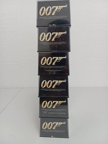 IXO 1:43 - Modelauto (6) - Assorted Cars from The James Bond, Nieuw