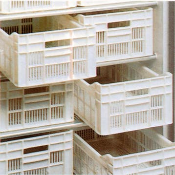 Kit bestaande uit 7 bakken van polyethyleen 500x300xh175 mm, Verzenden