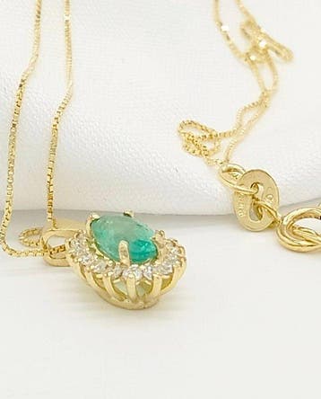 Collier avec pendentif - 18 carats Or jaune Émeraude -