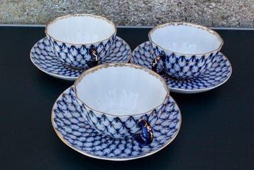 Lomonosov Imperial Porcelain Factory - Service à thé (3) -