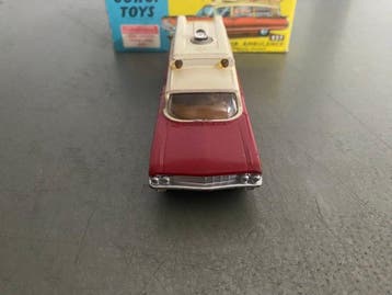 Corgi - Modelauto - Corgi Toys 437 Superior Ambulance on, Nieuw