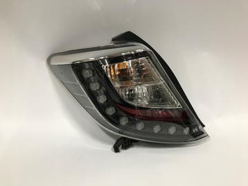 Toyota Yaris III Hybrid achterlicht links LED Europa, Verzenden