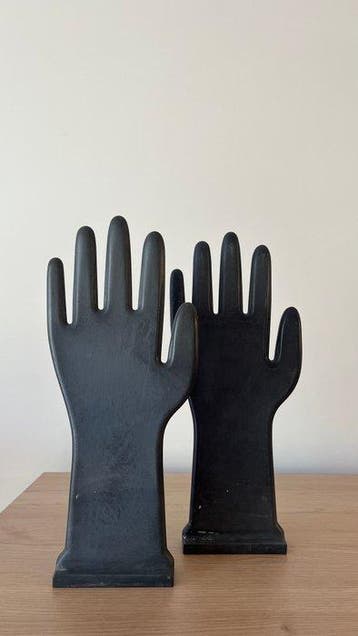 Ornement décoratif (2) - Industriel français antique gant