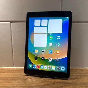 Apple iPad (5th Generation) 128GB Wifi - Mobiele telefoon, Nieuw