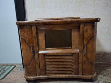 Ducati - Kabinet - Hout, Glas, Wortelnotenhout, Walnoot