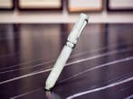 Leonardo Officina Italiana - marmoleada blanca - Vulpen