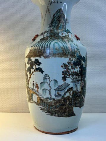 Vaas - Porselein - China - Mooie vaas in fencai uit China, Antiek en Kunst
