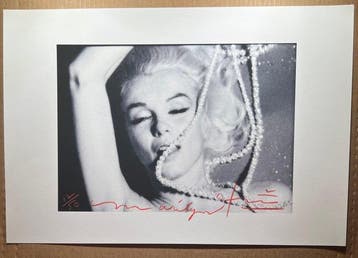 Bert Stern (1929–2013) - Famous Marilyn Monroe Playing with