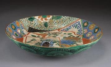 Grand plat de service en grès émaillé coloré avec motif de