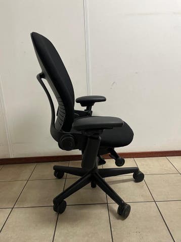 Steelcase Leap Bureaustoel, Refurbished Incl. Nieuwe Stof, Huis en Inrichting, Bureaustoelen, Verzenden, Zwart, Zo goed als nieuw