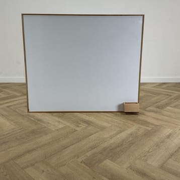 Tweedehand Lintex Whiteboard met houten frame en bakje (hxb), Bureau