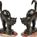 C. Charles - Sculpture, Twee Art deco bronzen katten - 21 cm
