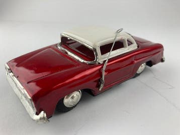 China Toys 60s - Voiture jouet en étain - Sedan Friction MF