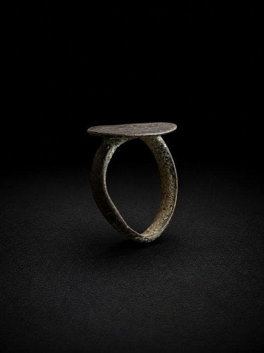Oud-Romeins, Keizerrijk Brons Ring - 2e tot 4e eeuw n.Chr., Antiquités & Art, Antiquités | Autres Antiquités