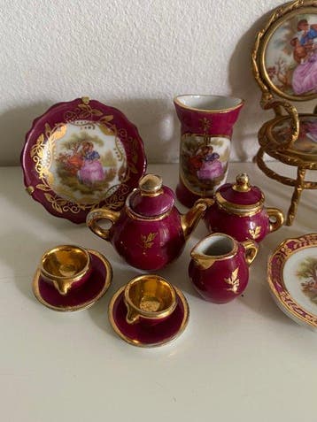 Limoges - Beeldje - Miniatuur porseleinen beeldjes (19) -